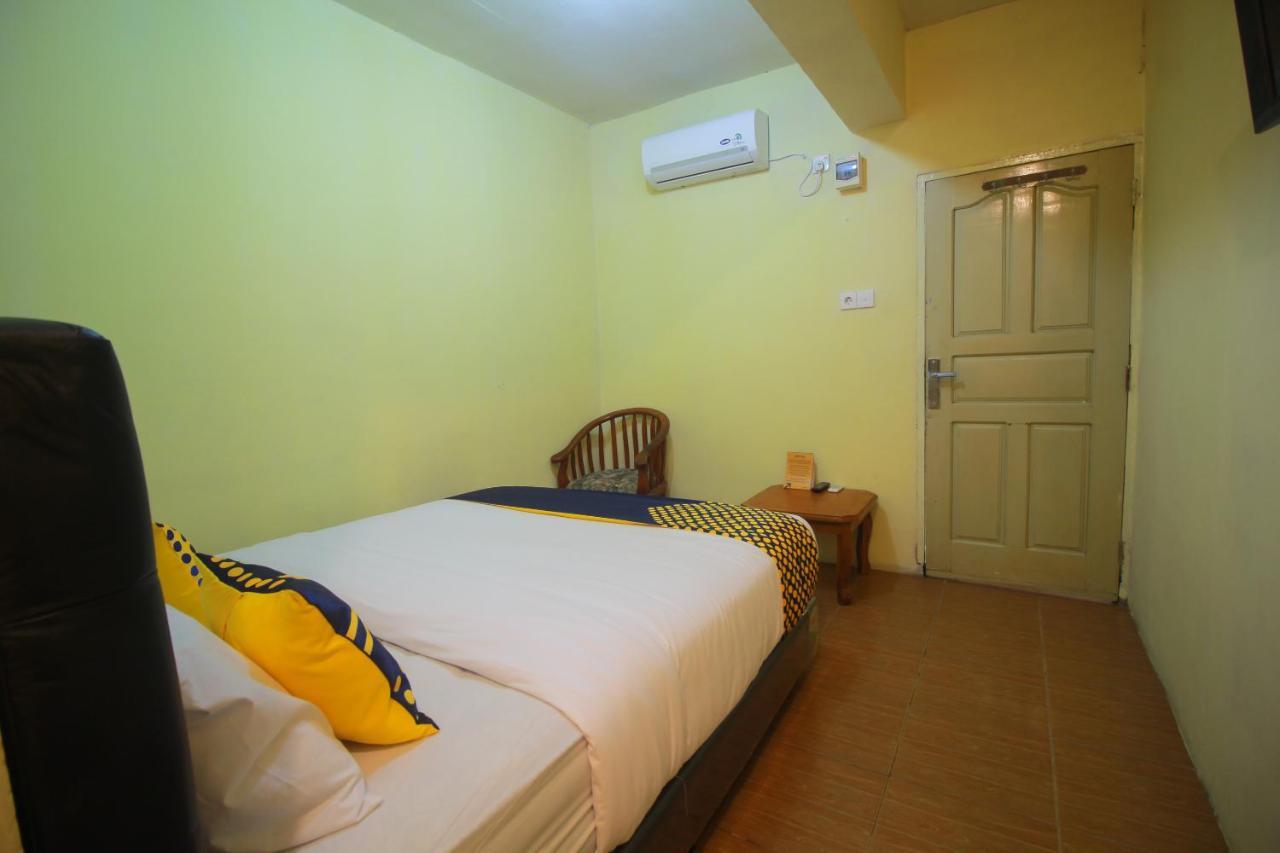 Spot On 2305 Andys Nur Penginapan Dumai Exterior photo